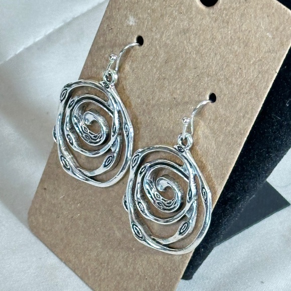 2/$20 Silver tone round swirl hook earrings Metal is textured like wood NWOT - Picture 8 of 11